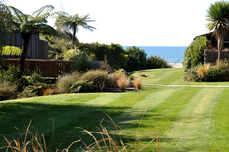 Cottages (Takaka, South Island, New Zealand)