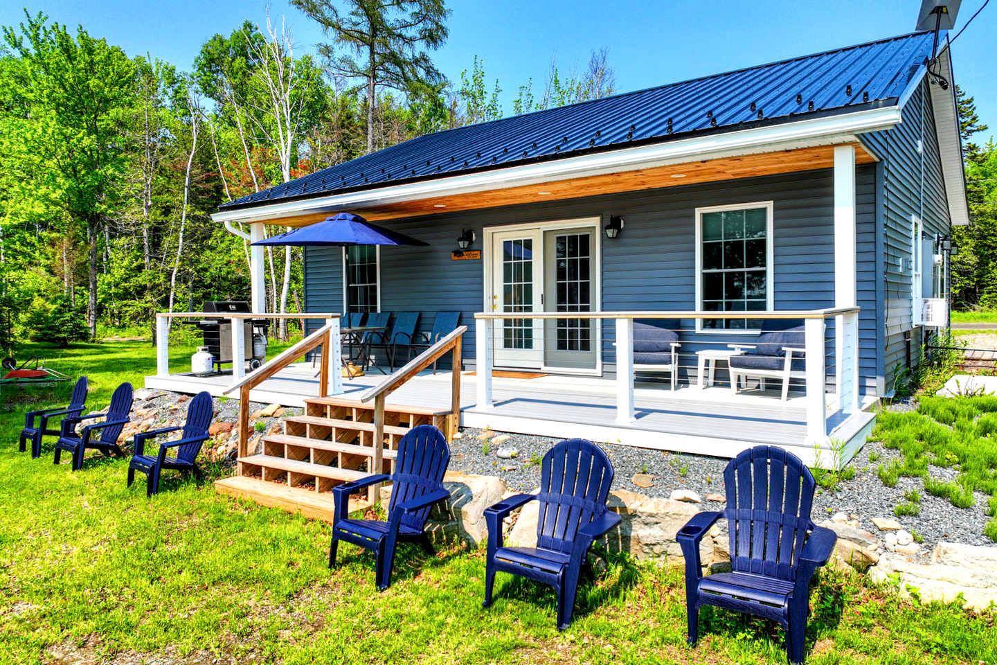 Idyllic Lakefront Cottage Haven Near Tussle Lagoon, Maine