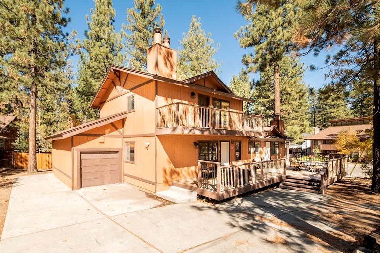 Cabins (United States of America, Big Bear Lake, California)