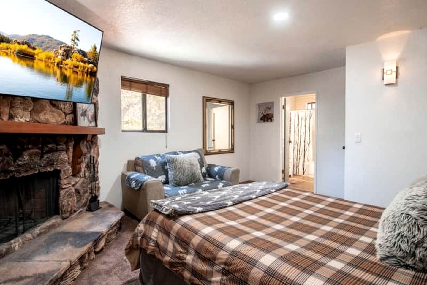 Adventure Awaits: Big Bear Lake Mountain Cabin with Game Room + Hot Tub