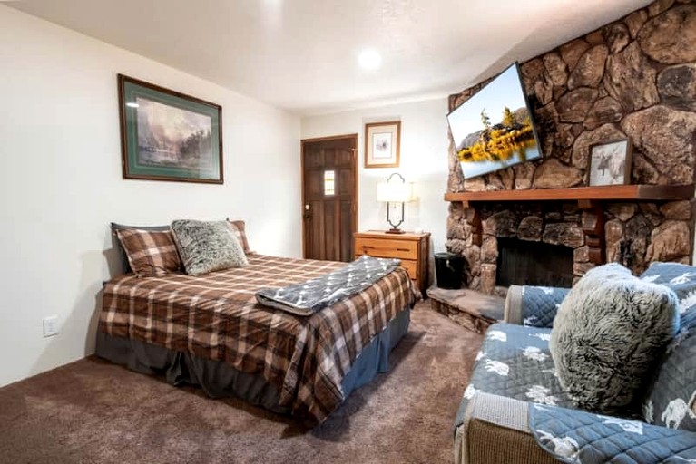 Cabins (United States of America, Big Bear Lake, California)