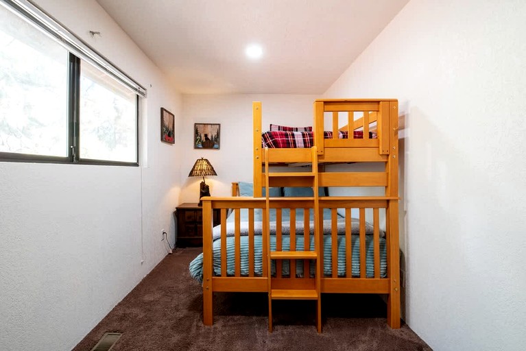 Cabins (United States of America, Big Bear Lake, California)