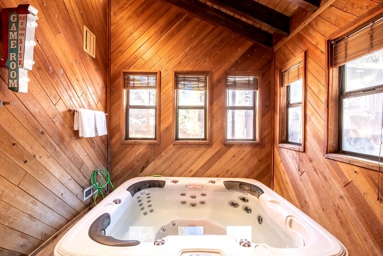 Cabins (United States of America, Big Bear Lake, California)