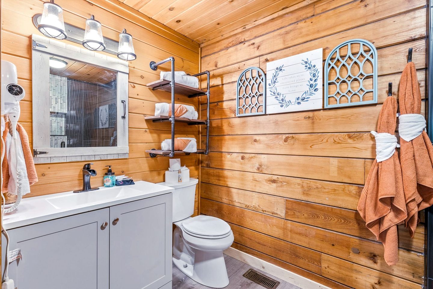 Family Friendly and Pet Friendly Retreat in the Great Smoky Mountains, Perfect for a Tennessee Getaway