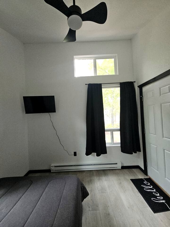 Relaxing Cabin Stay in Nature with Firepits & Kid's Playground in Houston, Alaska