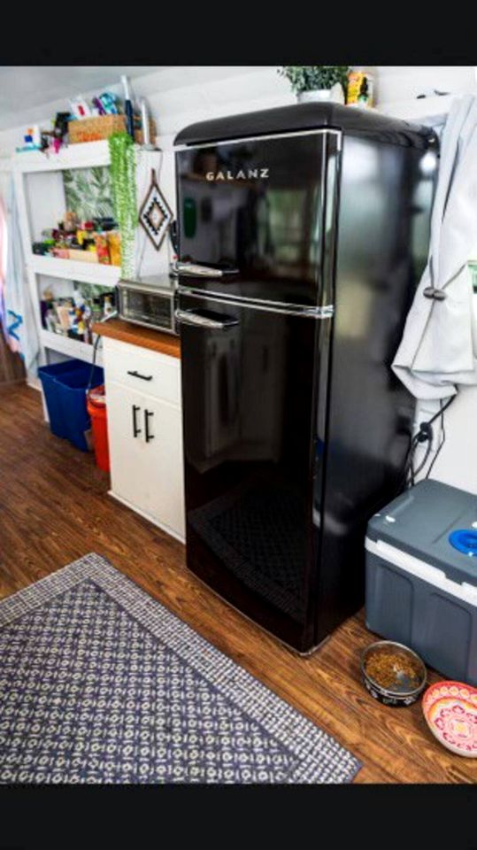 Eccentric Converted Bus, Perfect for a Tennessee Vacation