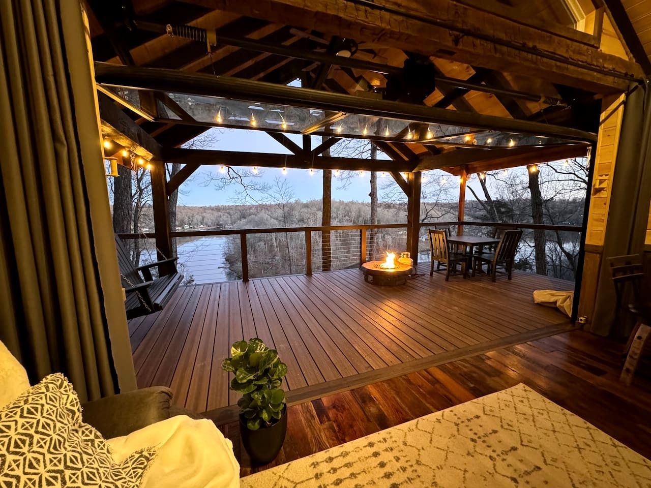 Luxury Lakeview Treehouse with Hot Tub and Private Dock Near Lake Malone, Kentucky