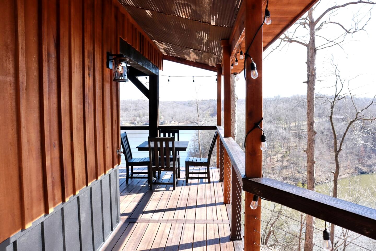 Luxury Lakeview Treehouse with Hot Tub and Private Dock Near Lake Malone, Kentucky
