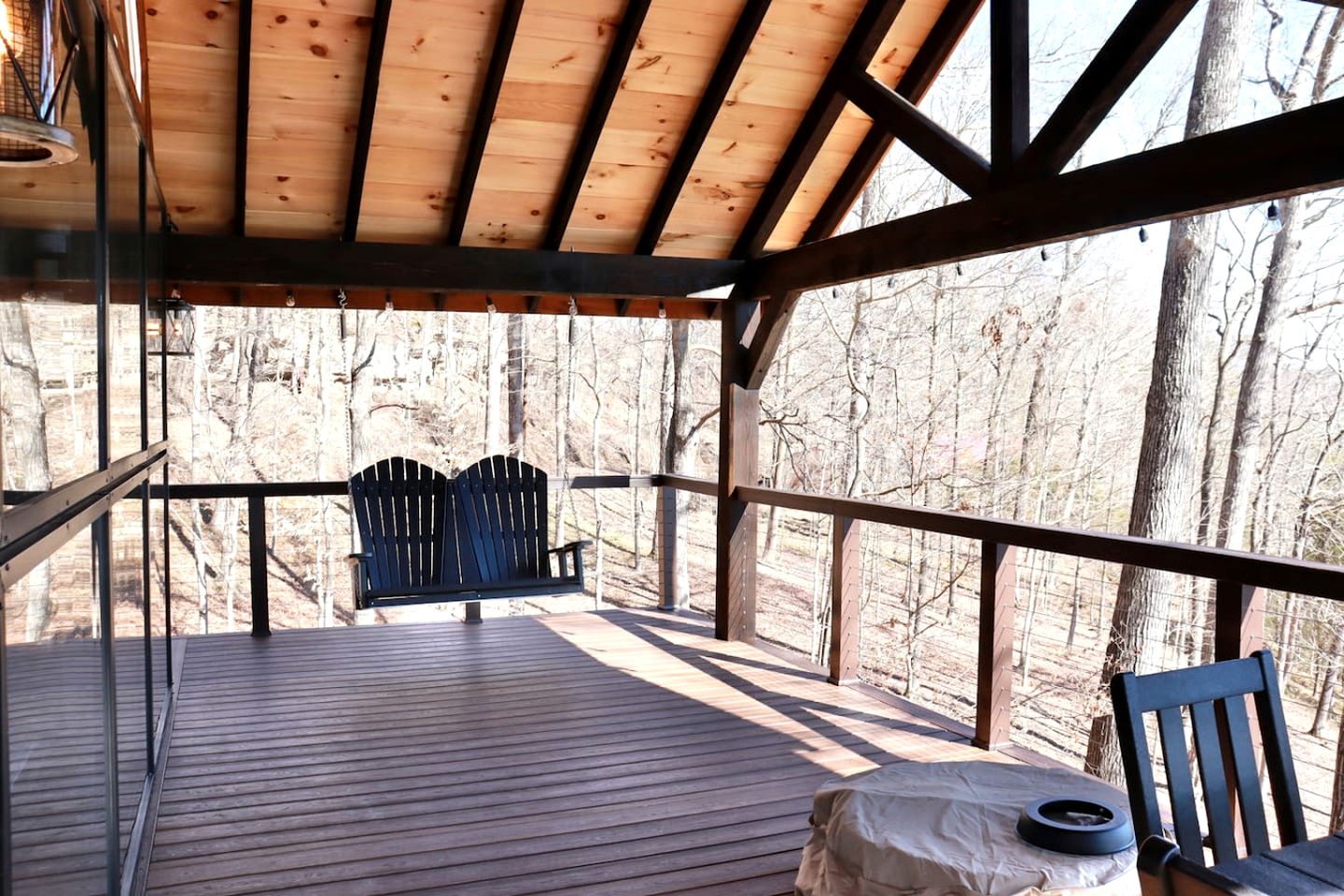 Luxury Lakeview Treehouse with Hot Tub and Private Dock Near Lake Malone, Kentucky