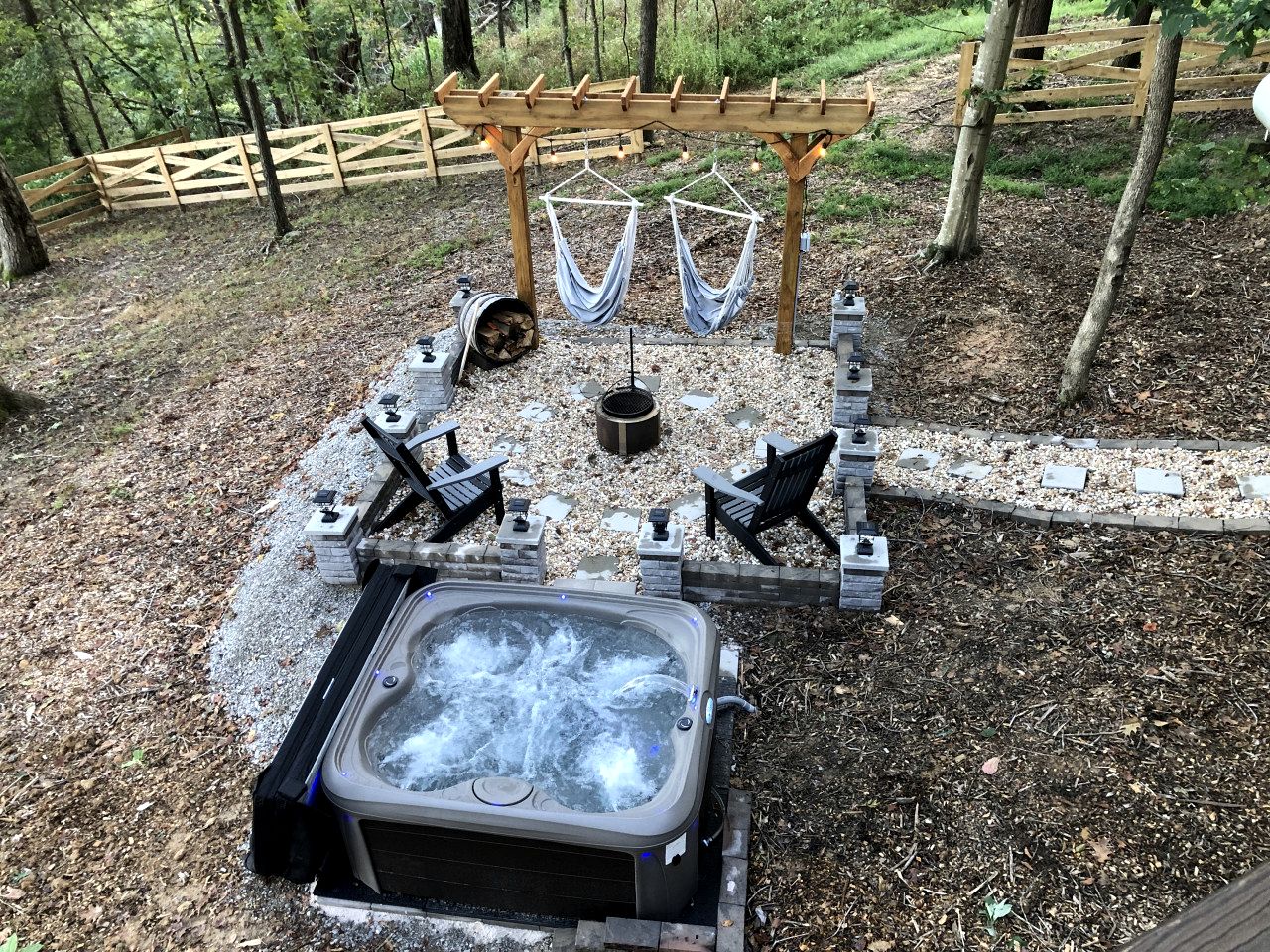 Luxury Lakeview Treehouse with Hot Tub and Private Dock Near Lake Malone, Kentucky