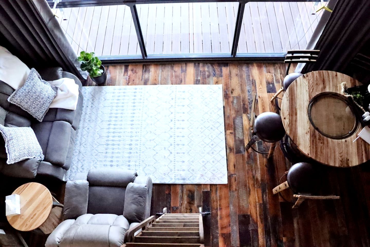 Luxury Lakeview Treehouse with Hot Tub and Private Dock Near Lake Malone, Kentucky