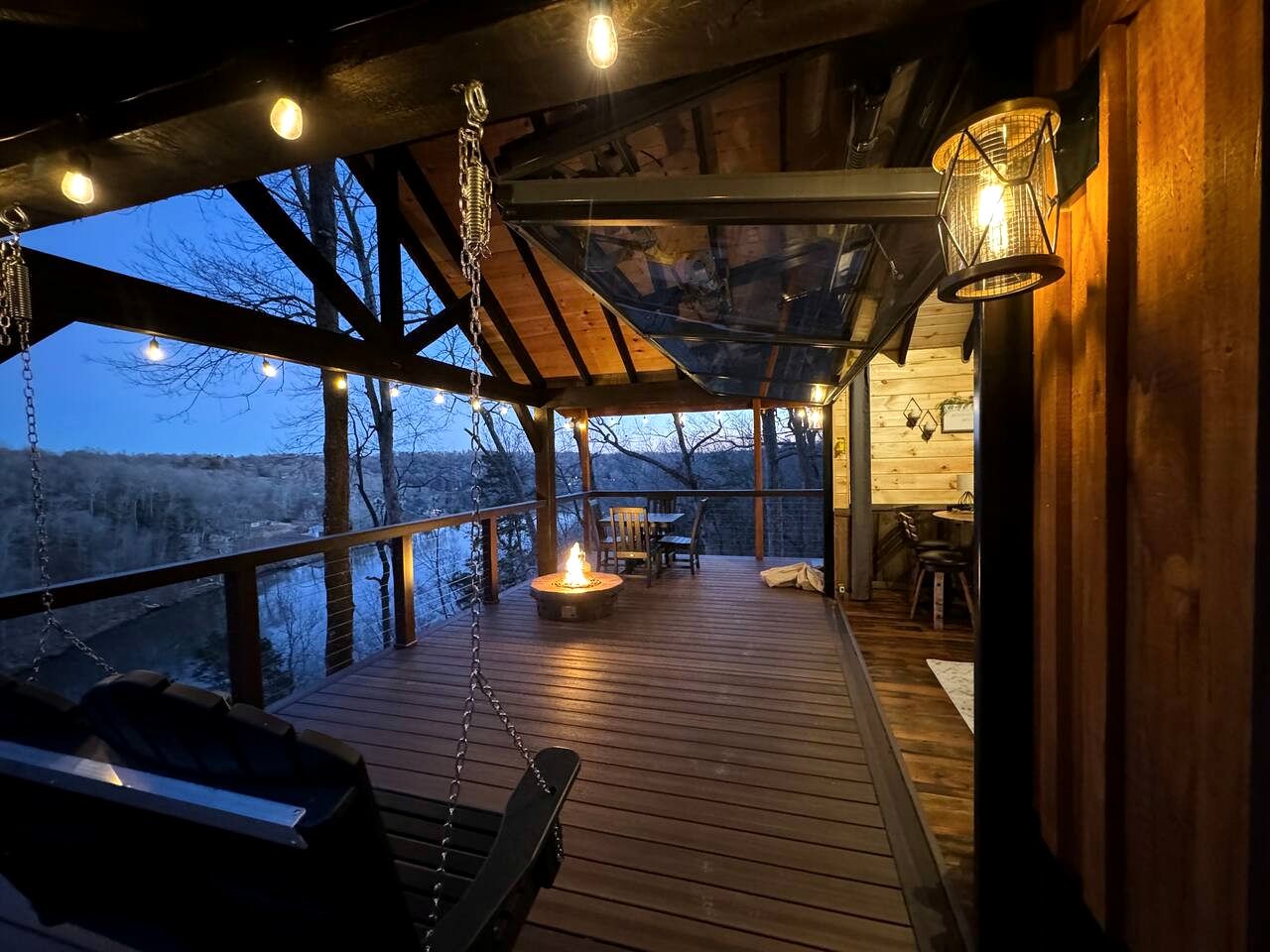 Luxury Lakeview Treehouse with Hot Tub and Private Dock Near Lake Malone, Kentucky