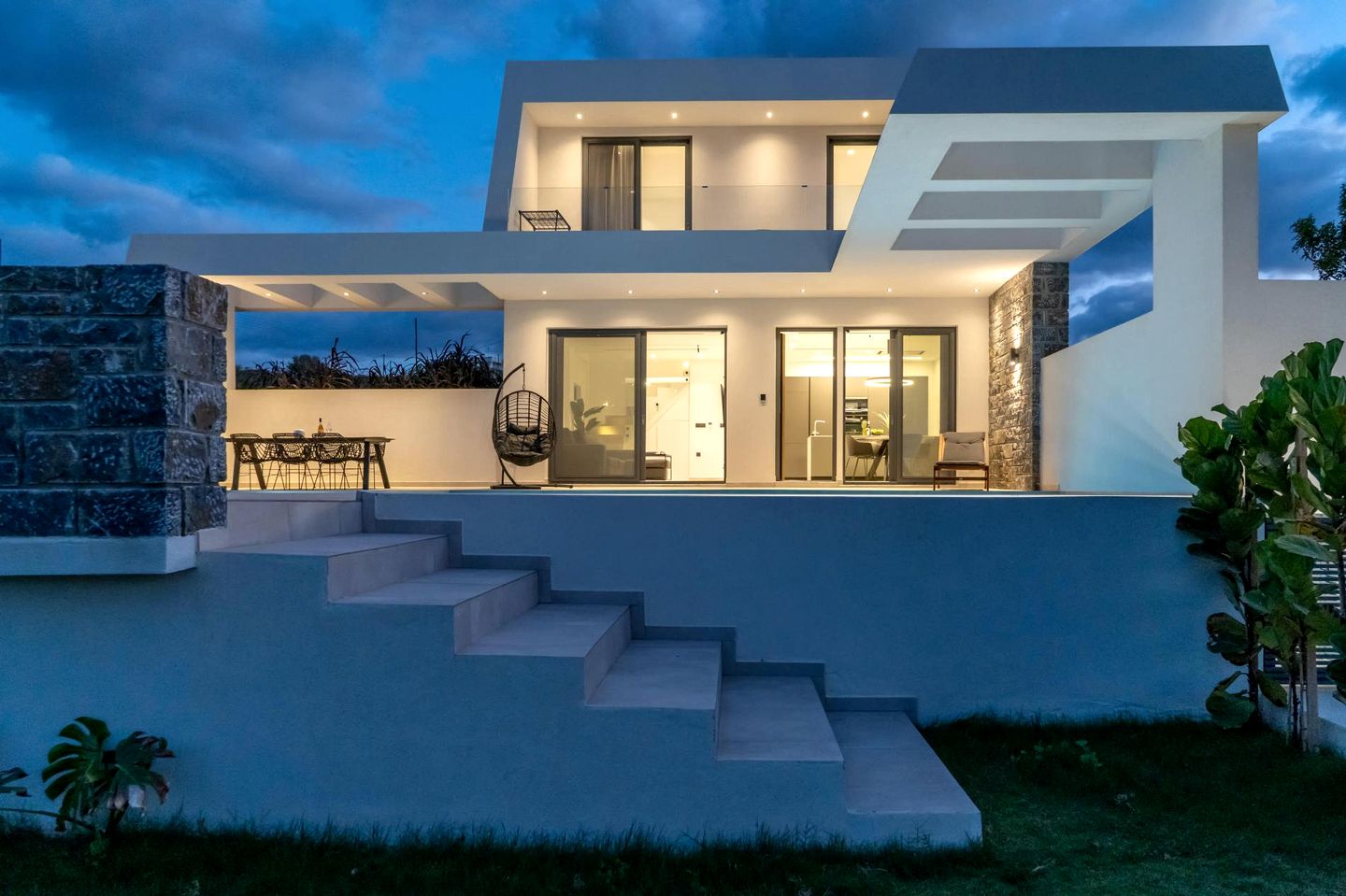 Modern Luxury Villa with Pool and Garden Oasis close to Beaches in Anissaras, Hersonissos Crete