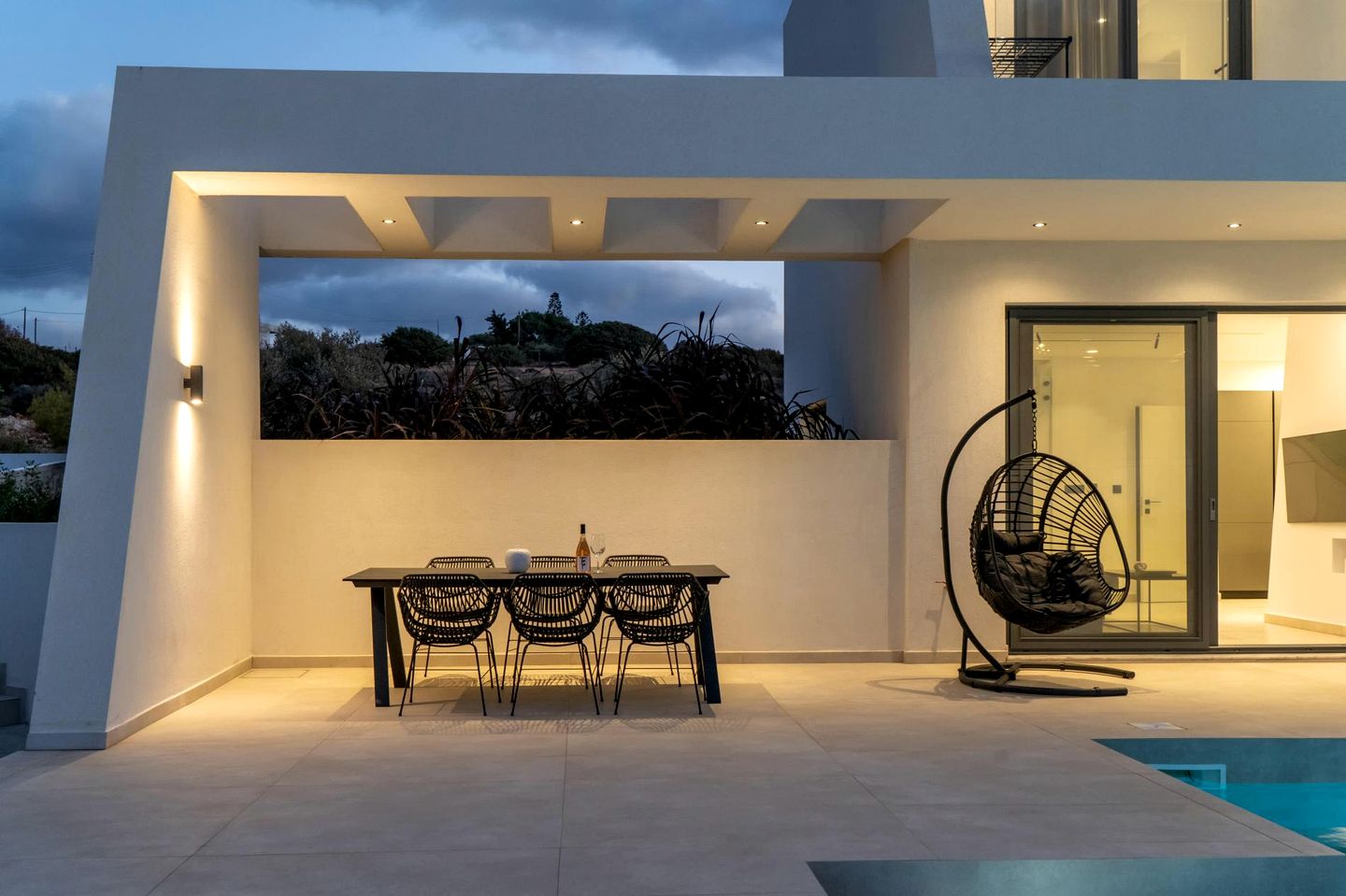 Modern Luxury Villa with Pool and Garden Oasis close to Beaches in Anissaras, Hersonissos Crete
