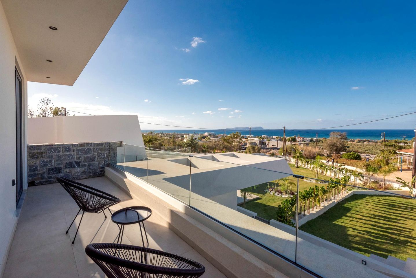 Modern Luxury Villa with Pool and Garden Oasis close to Beaches in Anissaras, Hersonissos Crete