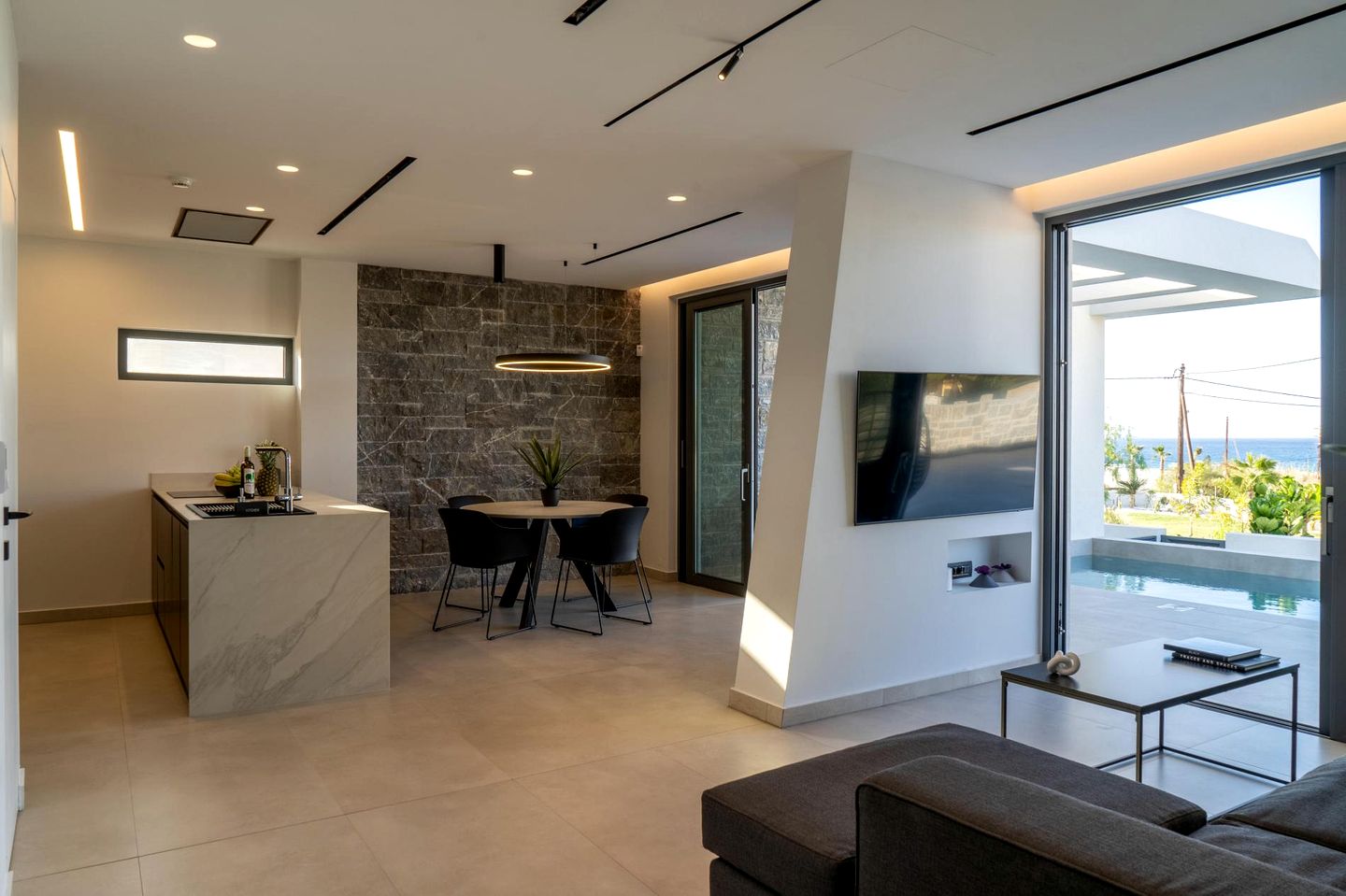 Modern Luxury Villa with Pool and Garden Oasis close to Beaches in Anissaras, Hersonissos Crete