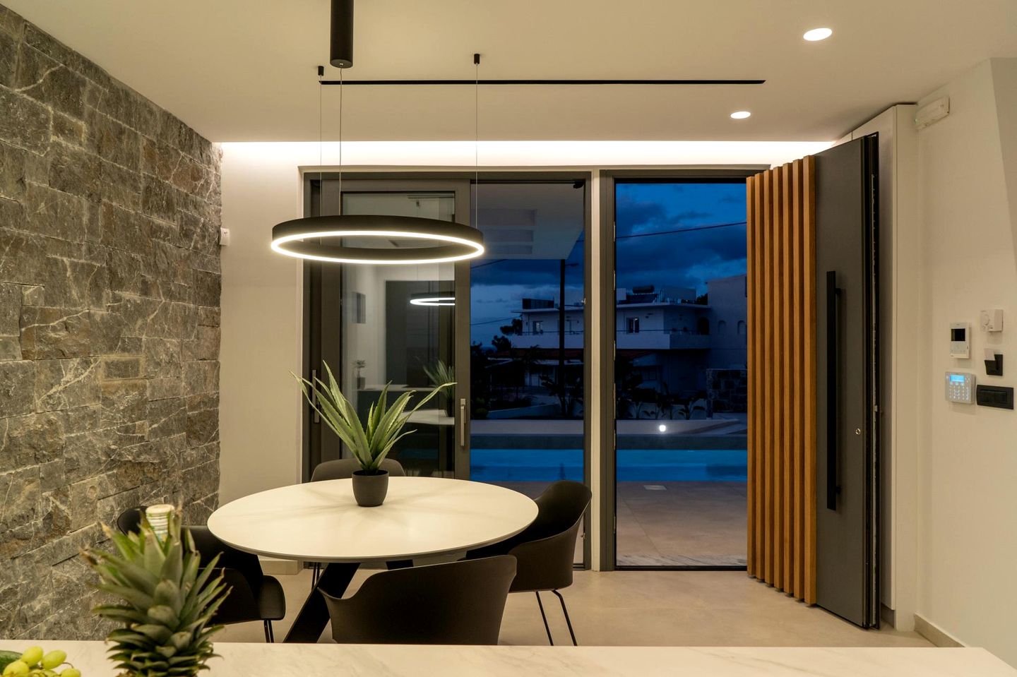 Modern Luxury Villa with Pool and Garden Oasis close to Beaches in Anissaras, Hersonissos Crete