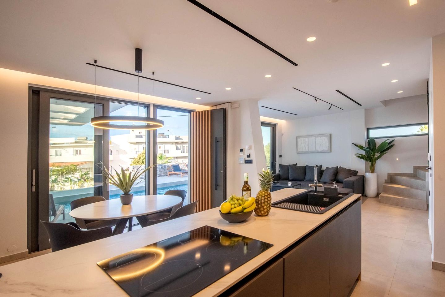 Modern Luxury Villa with Pool and Garden Oasis close to Beaches in Anissaras, Hersonissos Crete