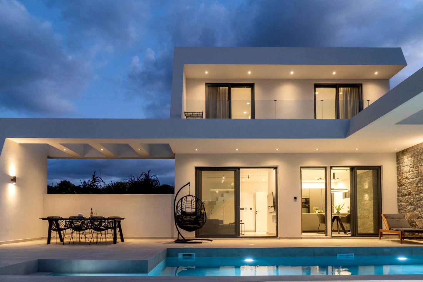 Modern Luxury Villa with Pool and Garden Oasis close to Beaches in Anissaras, Hersonissos Crete
