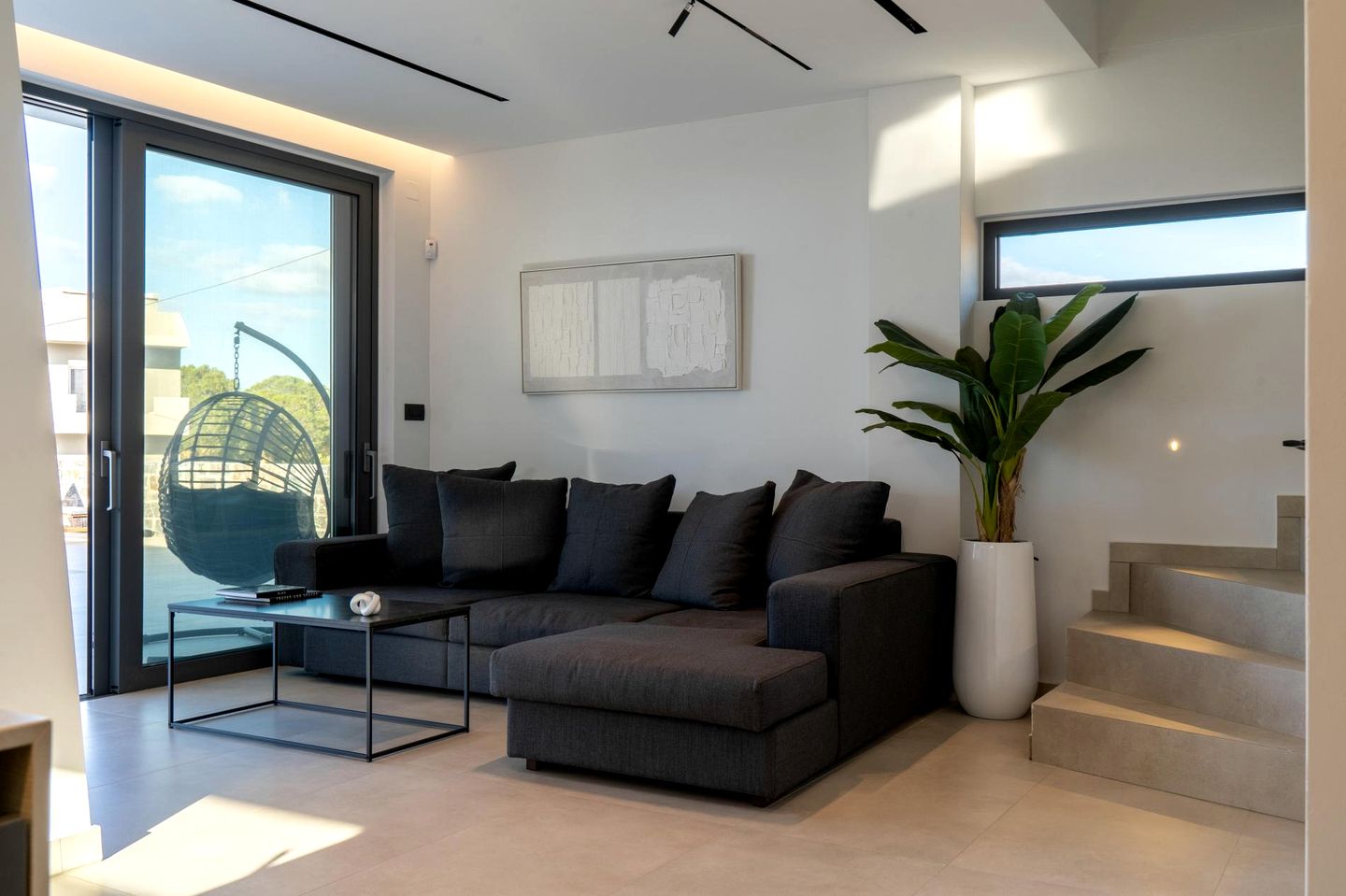 Modern Luxury Villa with Pool and Garden Oasis close to Beaches in Anissaras, Hersonissos Crete