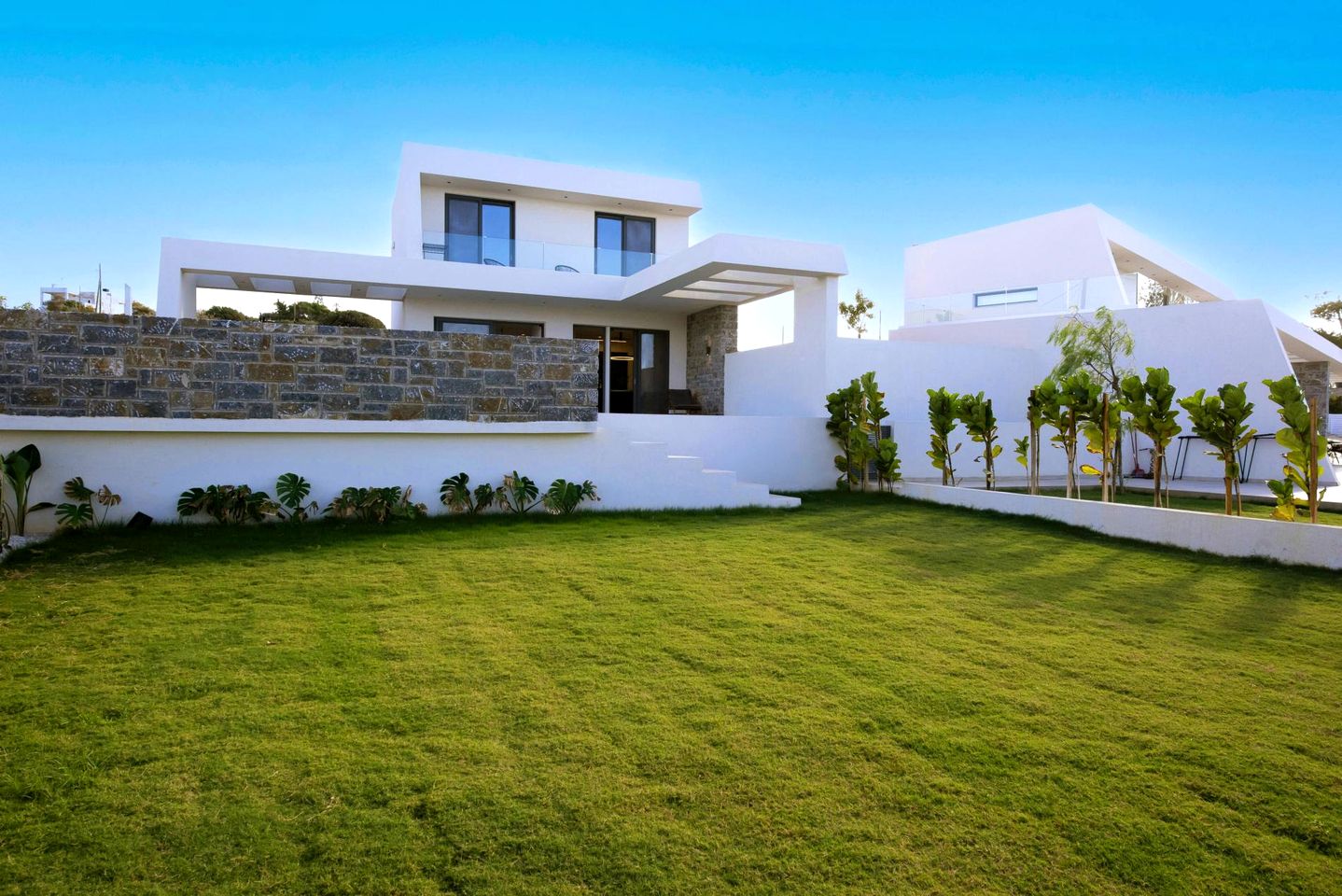 Modern Luxury Villa with Pool and Garden Oasis close to Beaches in Anissaras, Hersonissos Crete