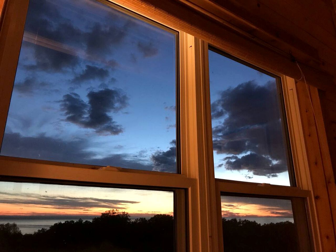 Cheerful Victoria Beach Cabin Rental Ideal for Glamping in Nova Scotia