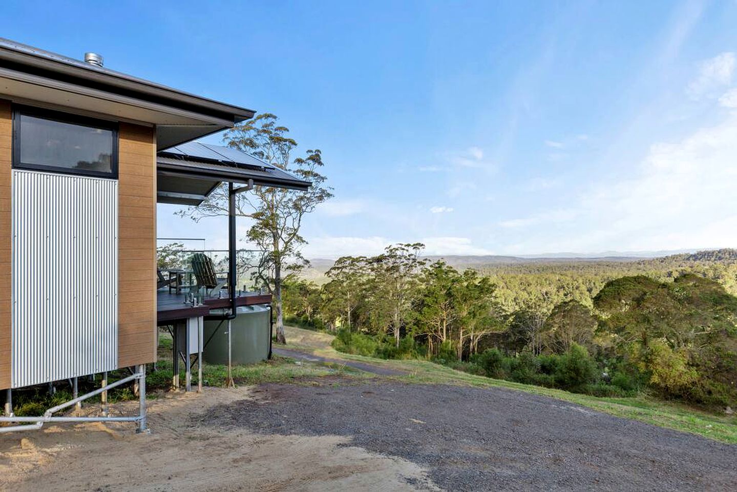 Cool Elevated Cabin in Queensland, with Private Hot Tub, for Perfect Vacations in Australia