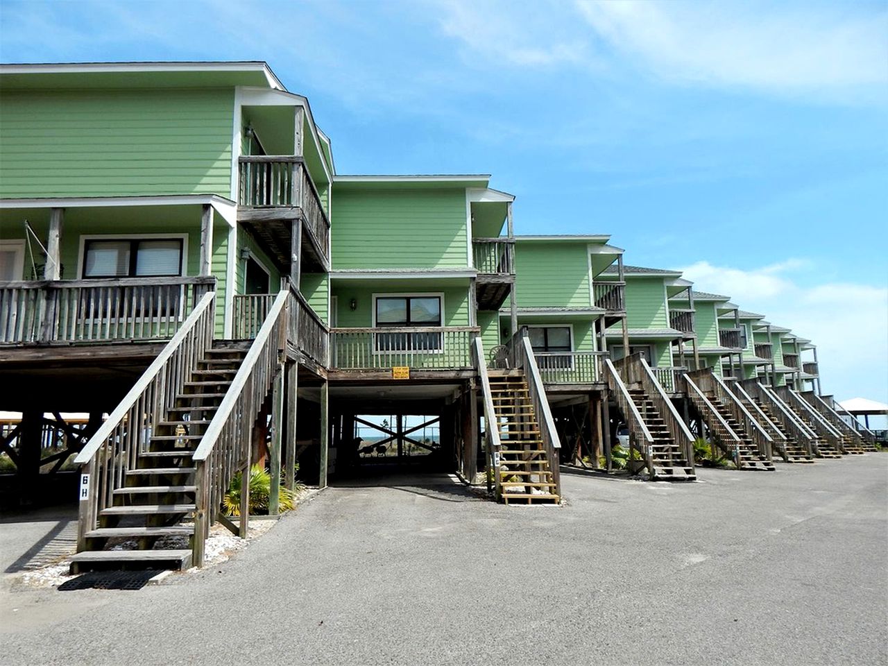 Affordable Beachfront Rental in Dauphin Island, Alabama