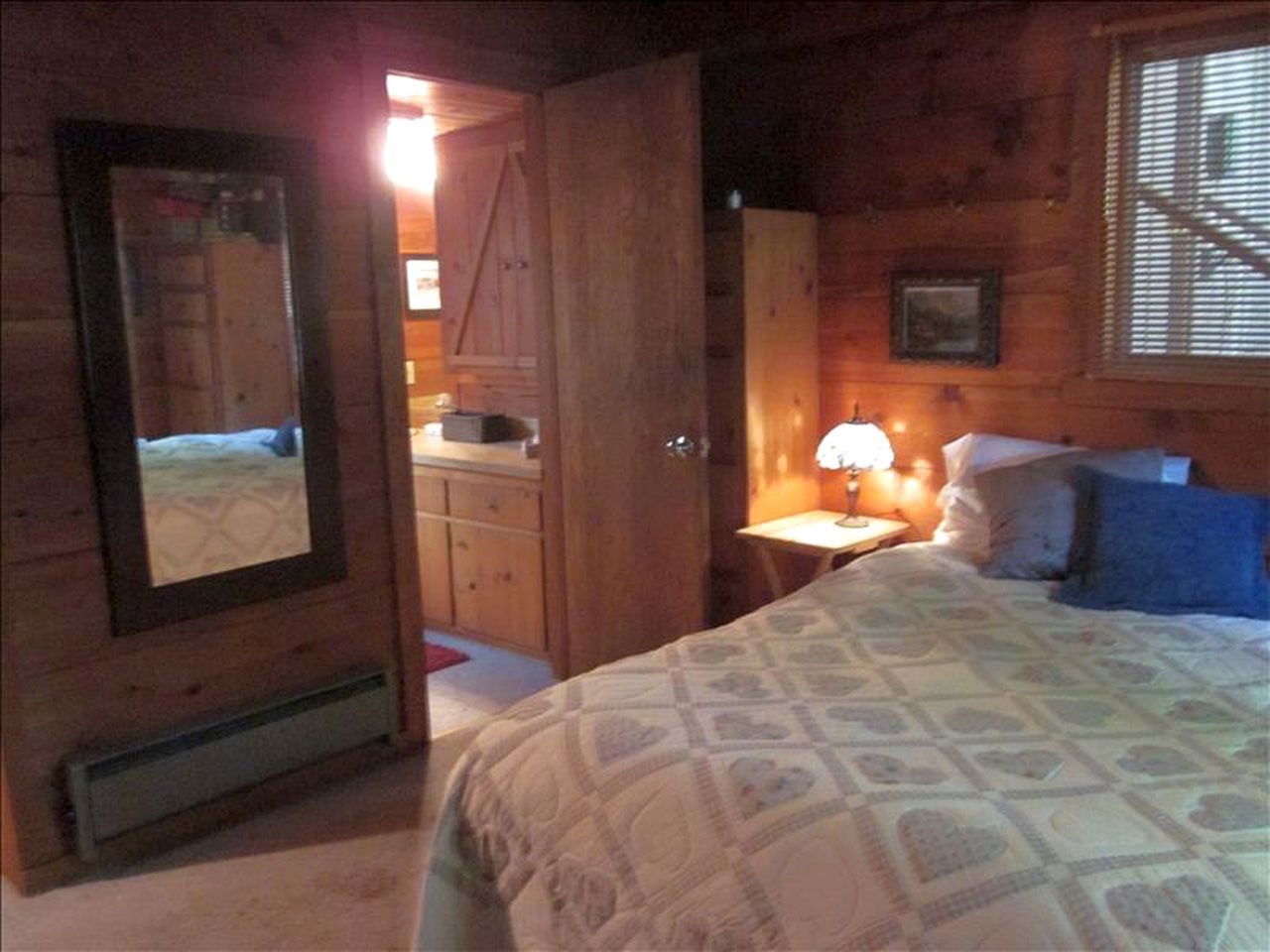 Cozy Cabin Nestled in the Heart of Sonoma County in Healdsburg, California