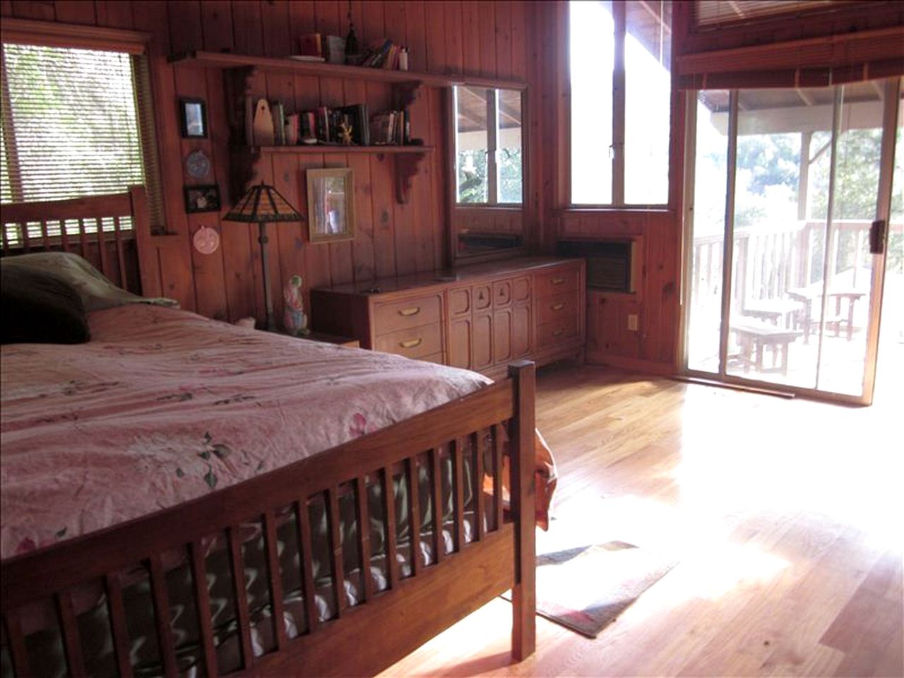 Cozy Cabin Nestled in the Heart of Sonoma County in Healdsburg, California