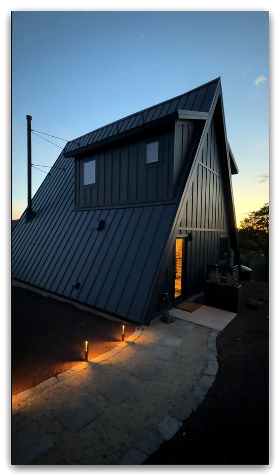 Modern Pet-Friendly A-Frame Cabin Retreat with Stargazing Deck & Mountain Views near Grand Canyon South Rim & Williams, Arizona