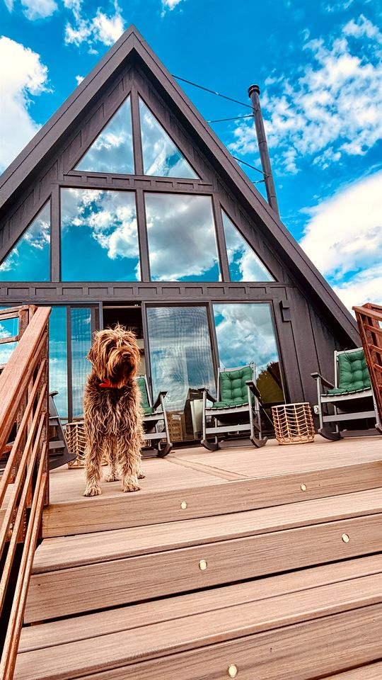 Modern Pet-Friendly A-Frame Cabin Retreat with Stargazing Deck & Mountain Views near Grand Canyon South Rim & Williams, Arizona