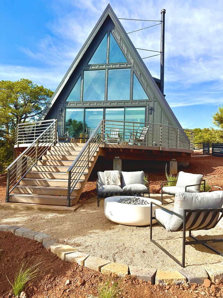 Modern Pet-Friendly A-Frame Cabin Retreat with Stargazing Deck & Mountain Views near Grand Canyon South Rim & Williams, Arizona