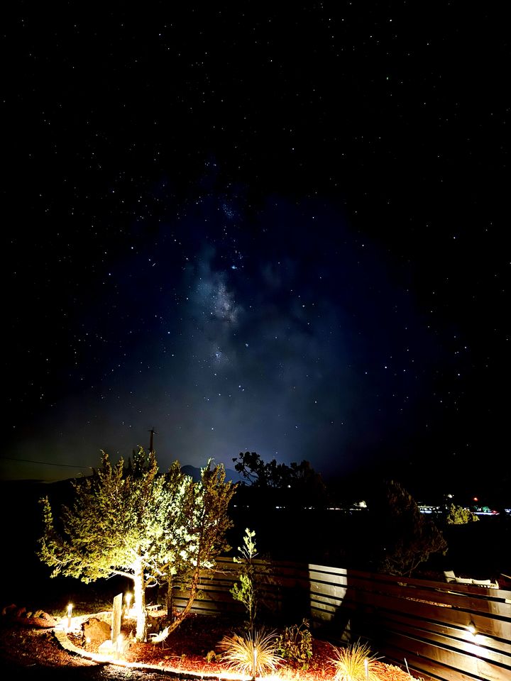 Modern Pet-Friendly A-Frame Cabin Retreat with Stargazing Deck & Mountain Views near Grand Canyon South Rim & Williams, Arizona