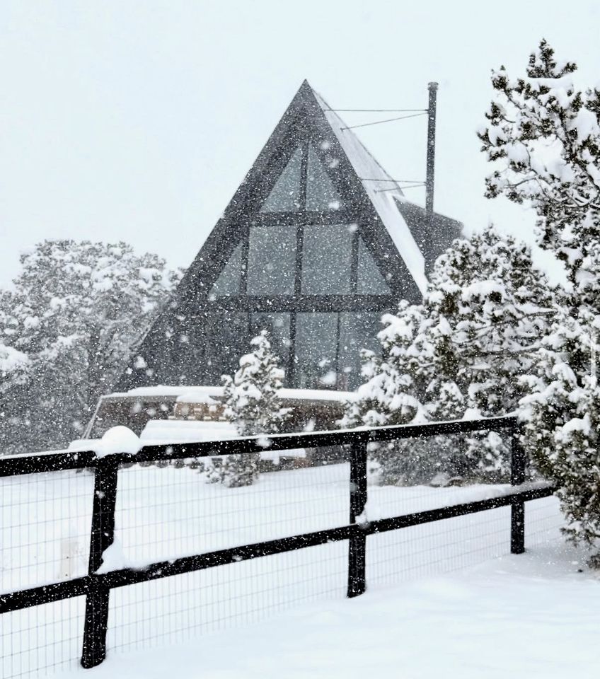 Modern Pet-Friendly A-Frame Cabin Retreat with Stargazing Deck & Mountain Views near Grand Canyon South Rim & Williams, Arizona