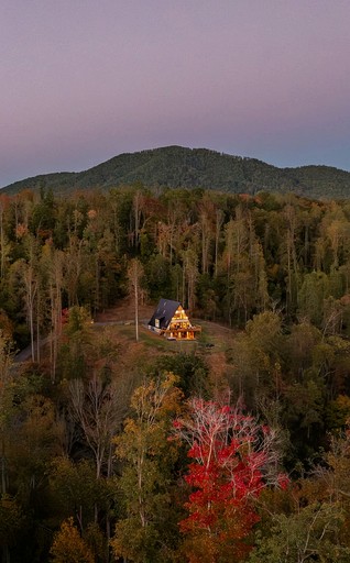 Cabins (United States of America, Faber, Virginia)