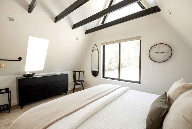 Cabins (United States of America, Faber, Virginia)