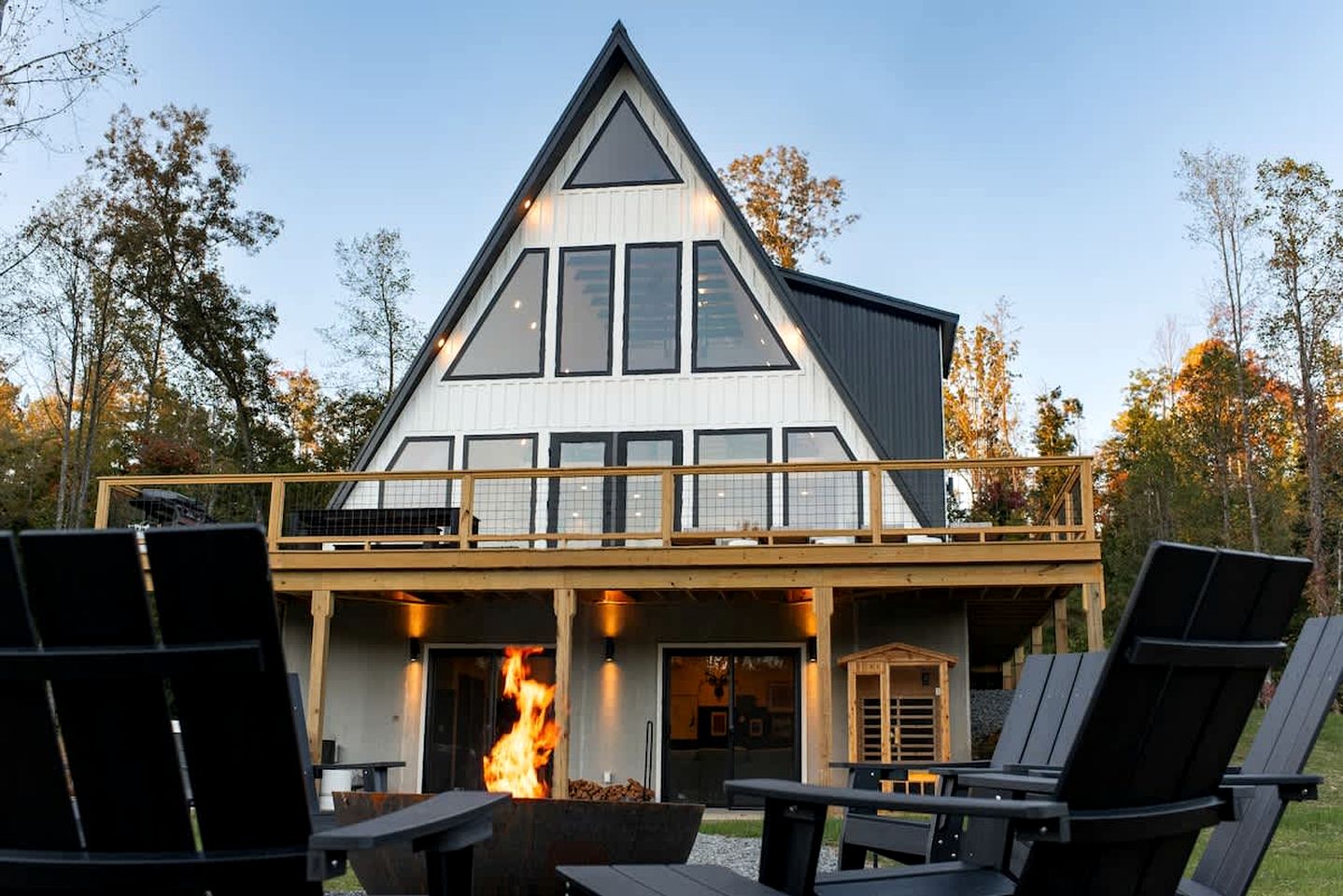 Luxury A-Frame with Hot Tub & Sauna near Wineries in Nelson County, Virginia