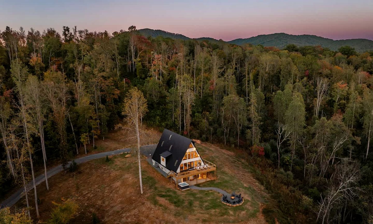 Luxury A-Frame with Hot Tub & Sauna near Wineries in Nelson County, Virginia