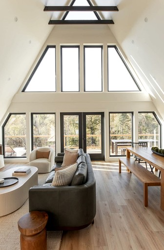 Cabins (United States of America, Faber, Virginia)