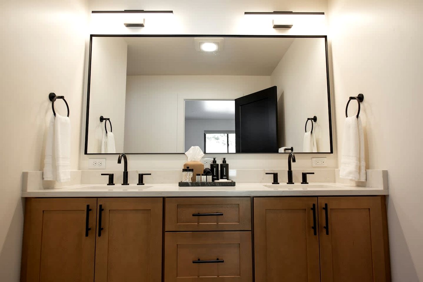 Luxury A-Frame with Hot Tub & Sauna near Wineries in Nelson County, Virginia