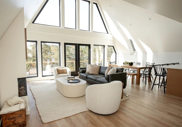 Cabins (United States of America, Faber, Virginia)