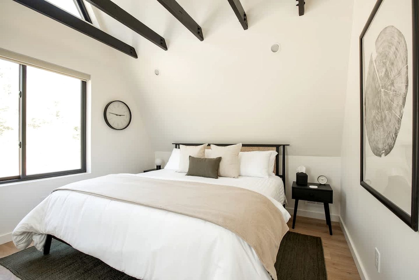 Luxury A-Frame with Hot Tub & Sauna near Wineries in Nelson County, Virginia