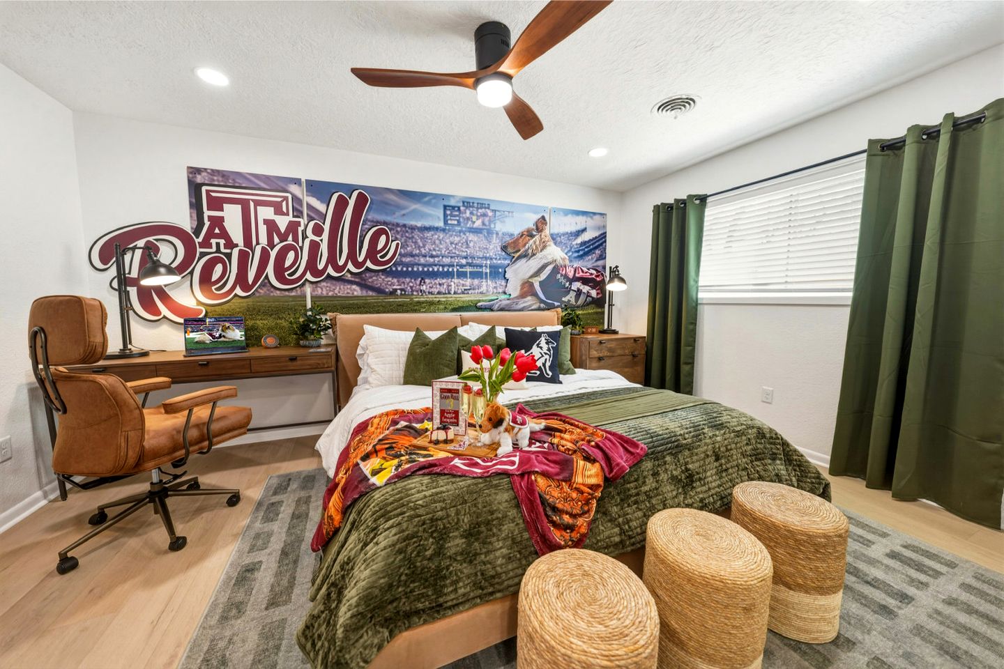 Ultimate Game Day Retreat with Arcade, Pool Table & Fire Pit in College Station, Texas