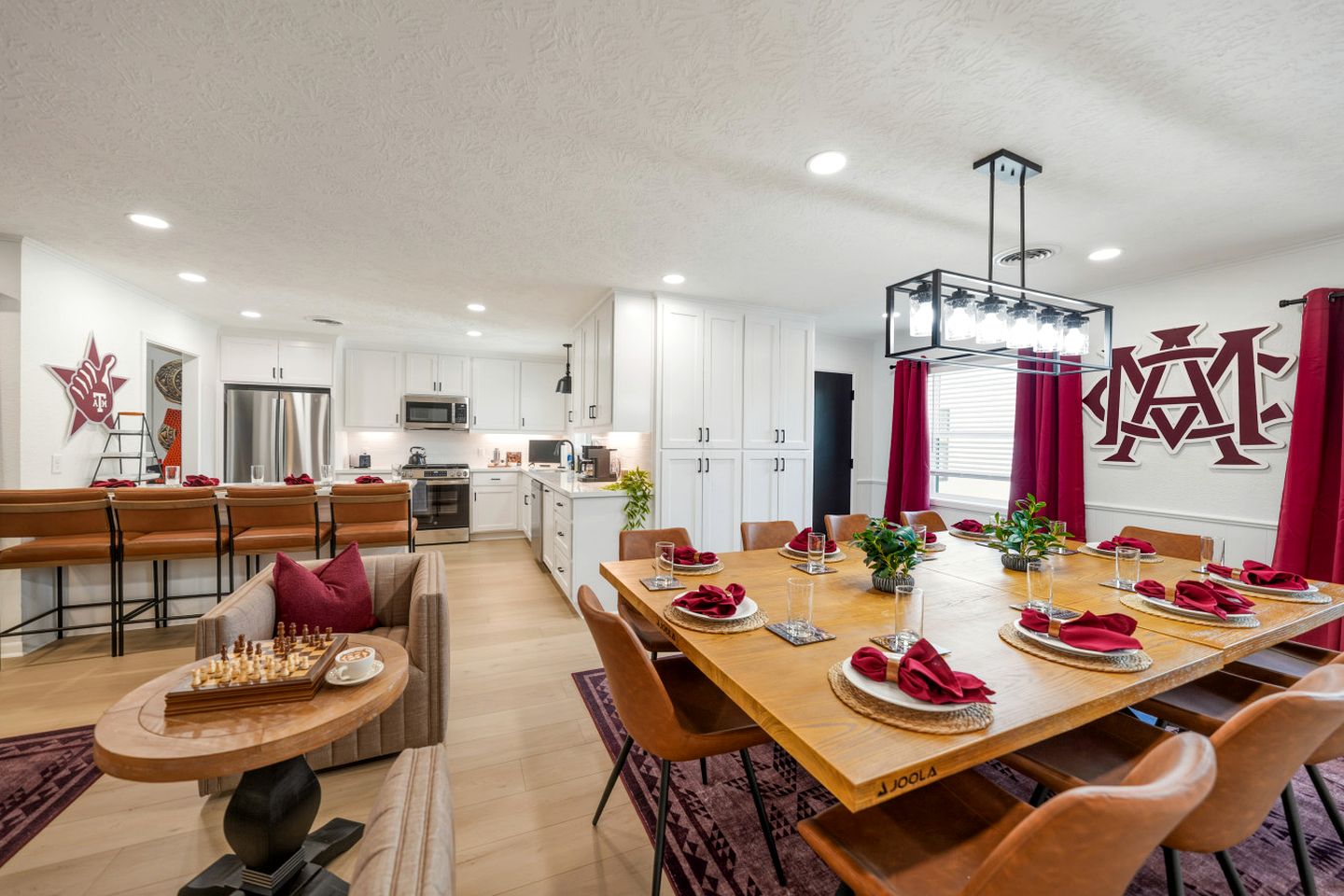 Ultimate Game Day Retreat with Arcade, Pool Table & Fire Pit in College Station, Texas