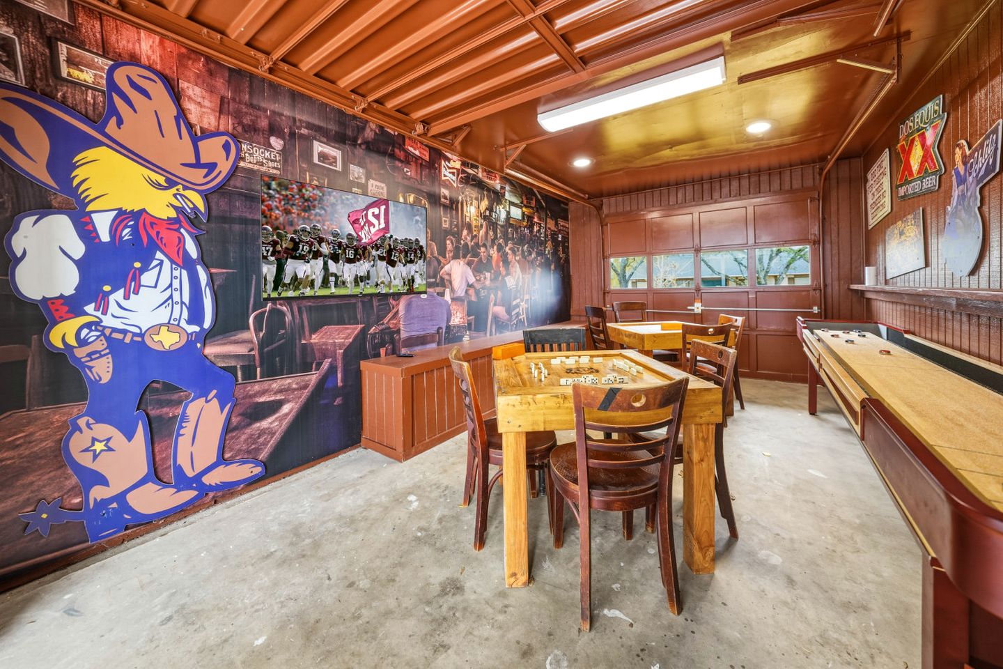 Ultimate Game Day Retreat with Arcade, Pool Table & Fire Pit in College Station, Texas