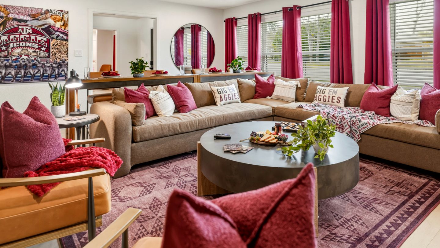 Ultimate Game Day Retreat with Arcade, Pool Table & Fire Pit in College Station, Texas