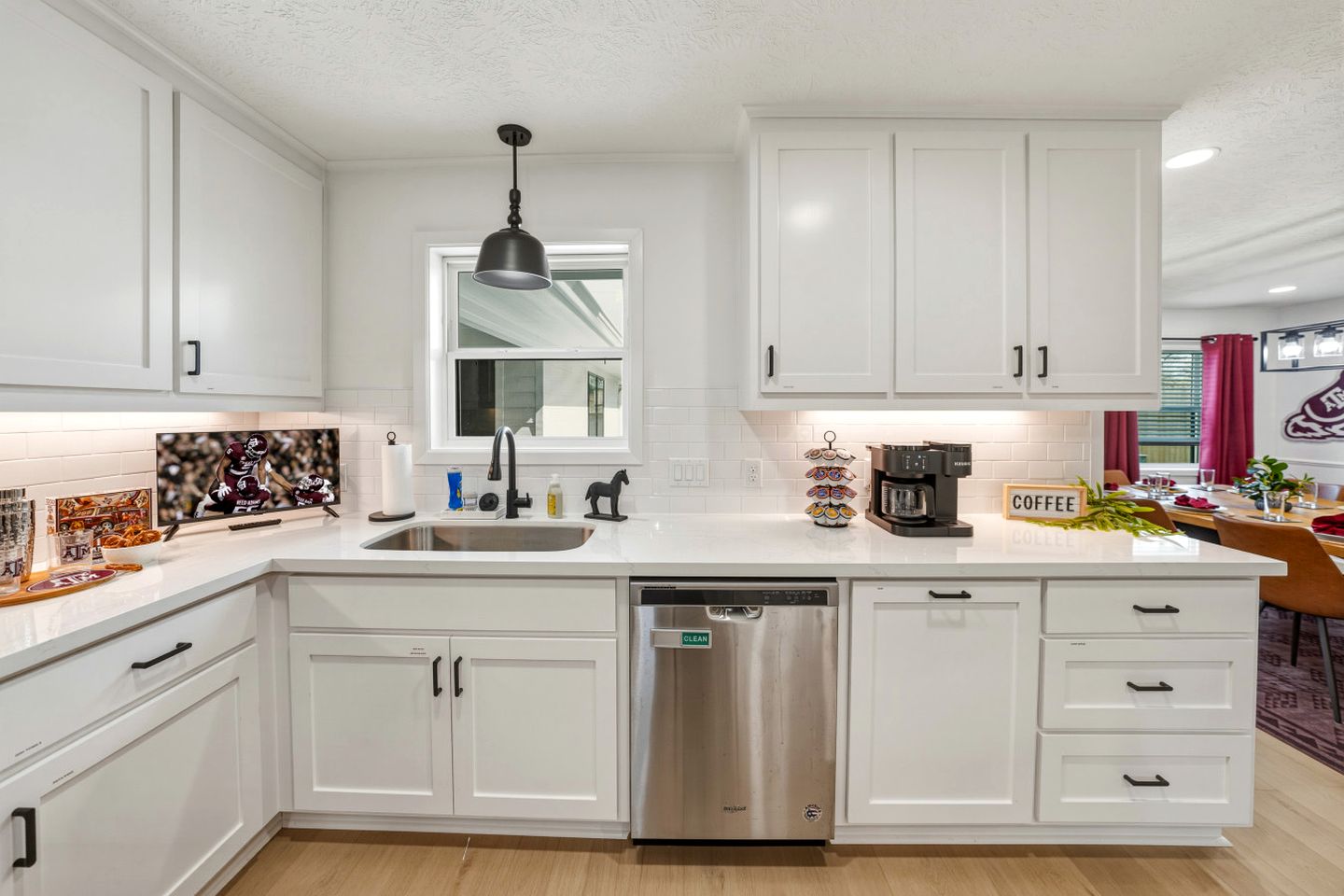 Ultimate Game Day Retreat with Arcade, Pool Table & Fire Pit in College Station, Texas