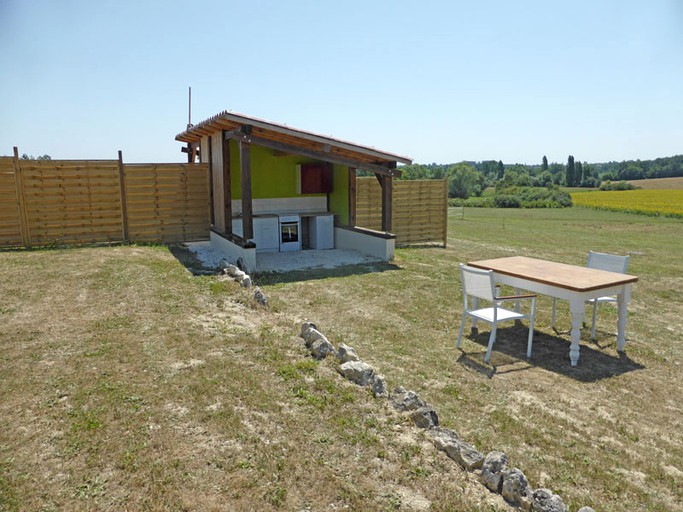 Yurts (Bergerac, Nouvelle-Aquitaine, France)