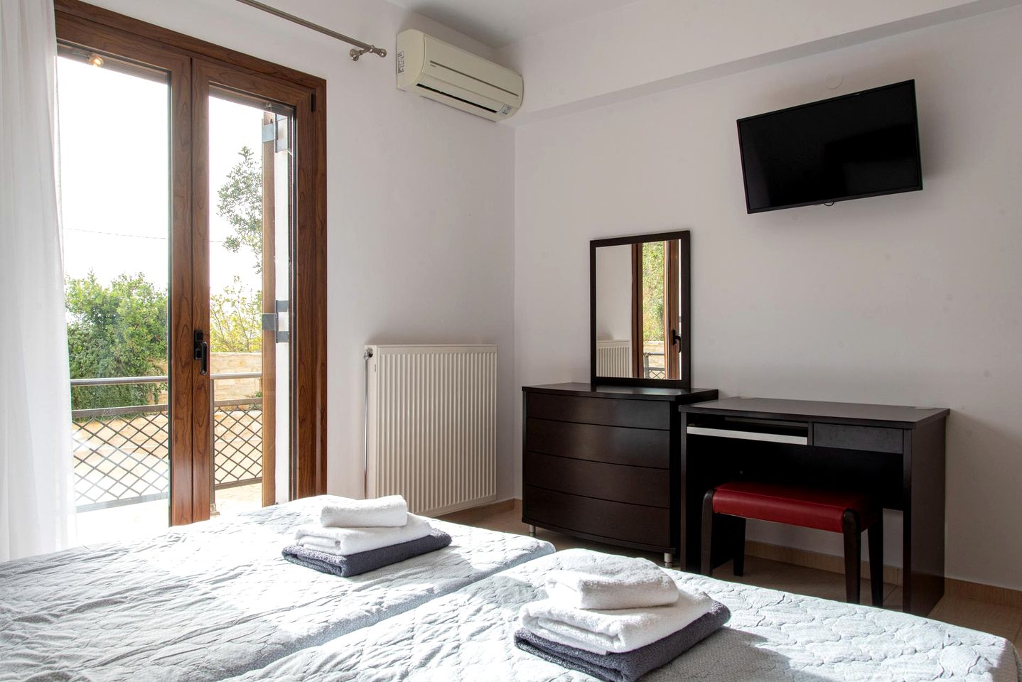Awesome Villa with Great Sights and Swimming Pool in Rethymno, Crete